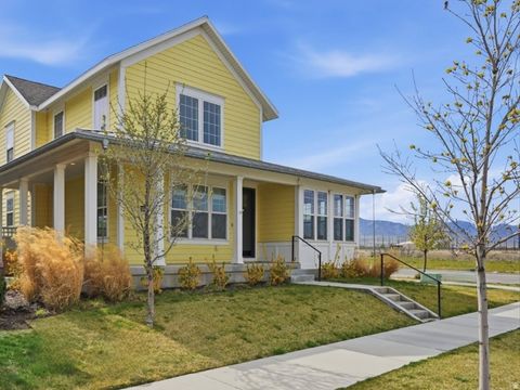 Homes For Sale - 10328 S Yellow Knife Way<br/> South Jordan, UT 84009