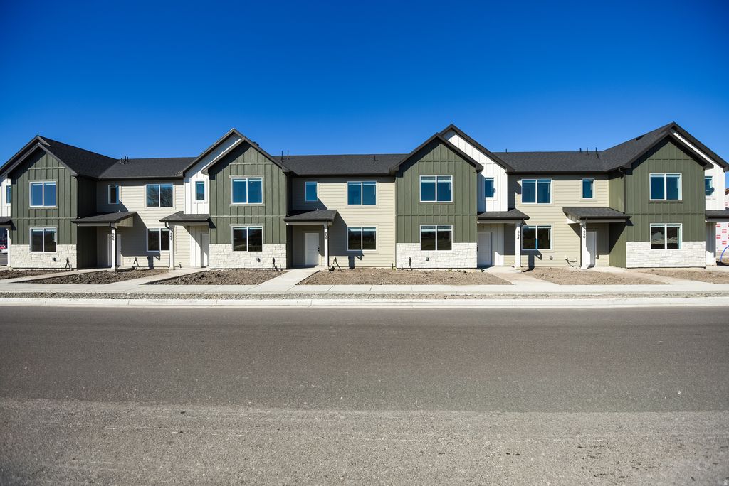 Photo of 862 W ALTURA VISTA LN, Logan, UT 84321 (MLS # 2144909)