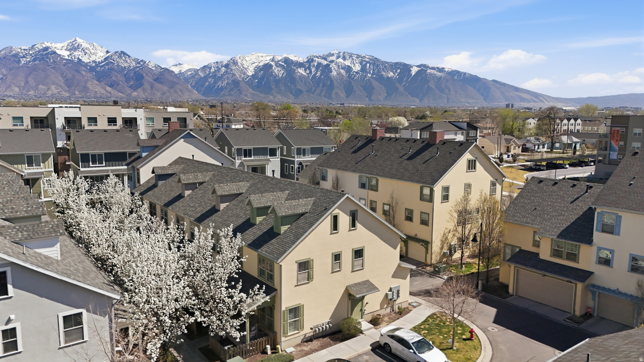 HIGHLAND GARDENS - Residential