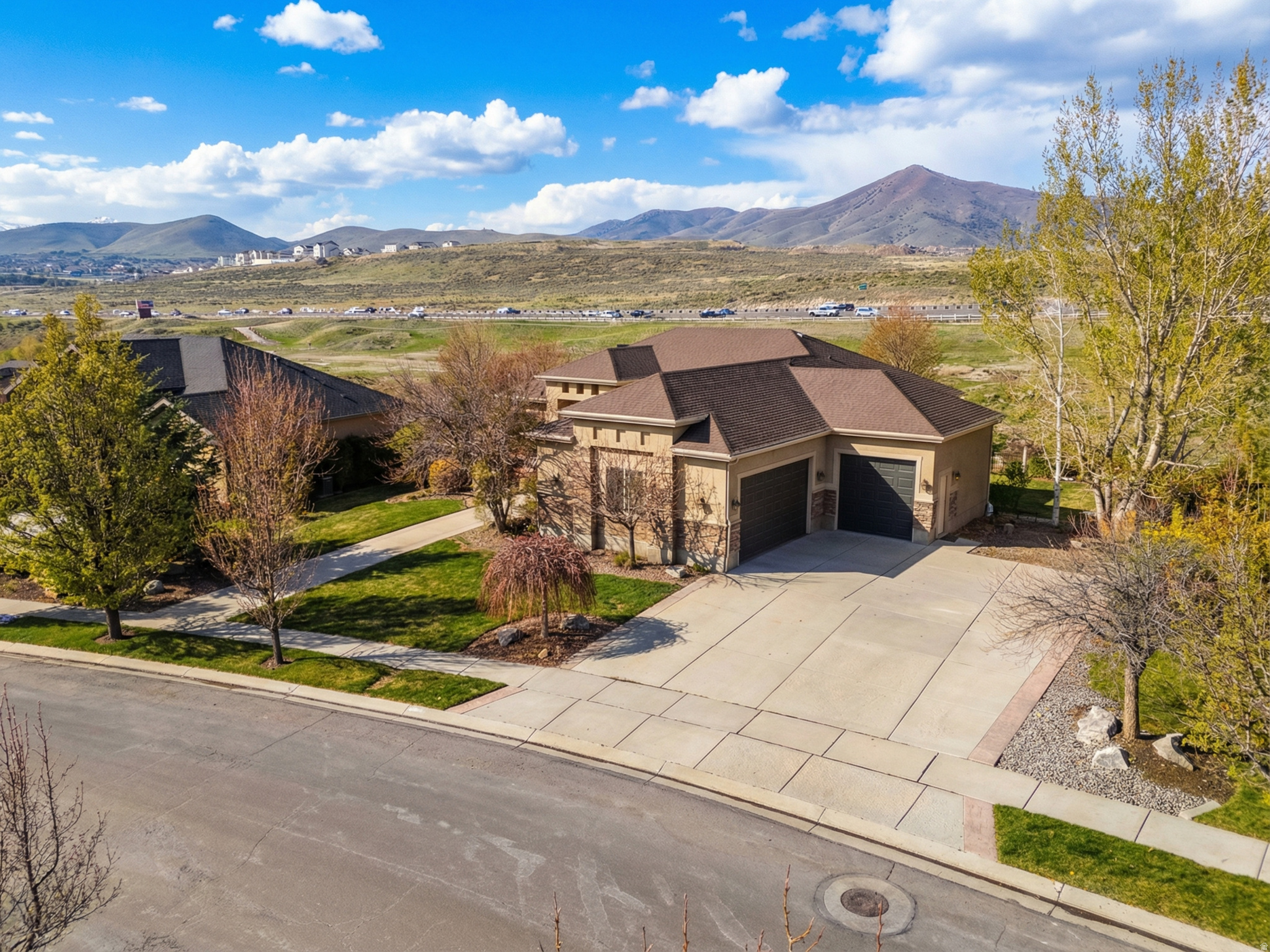 MT AIREY AT RED HAWK RANCH R1-N2627 - Residential