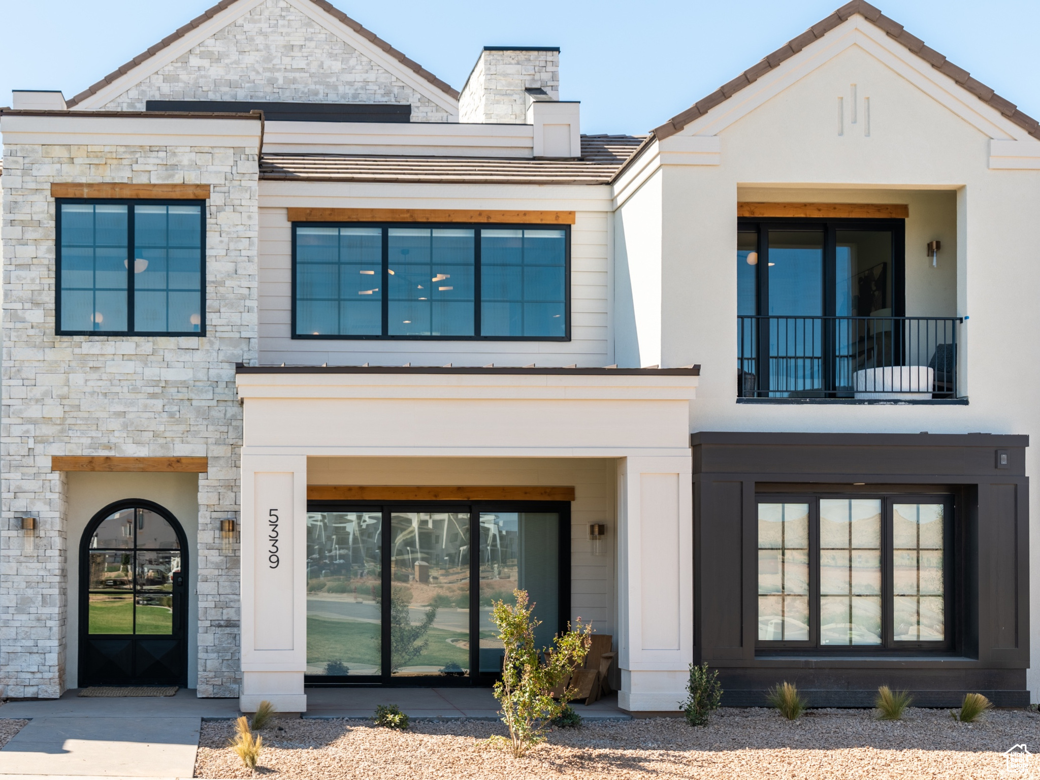 DESERT COLOR - Residential