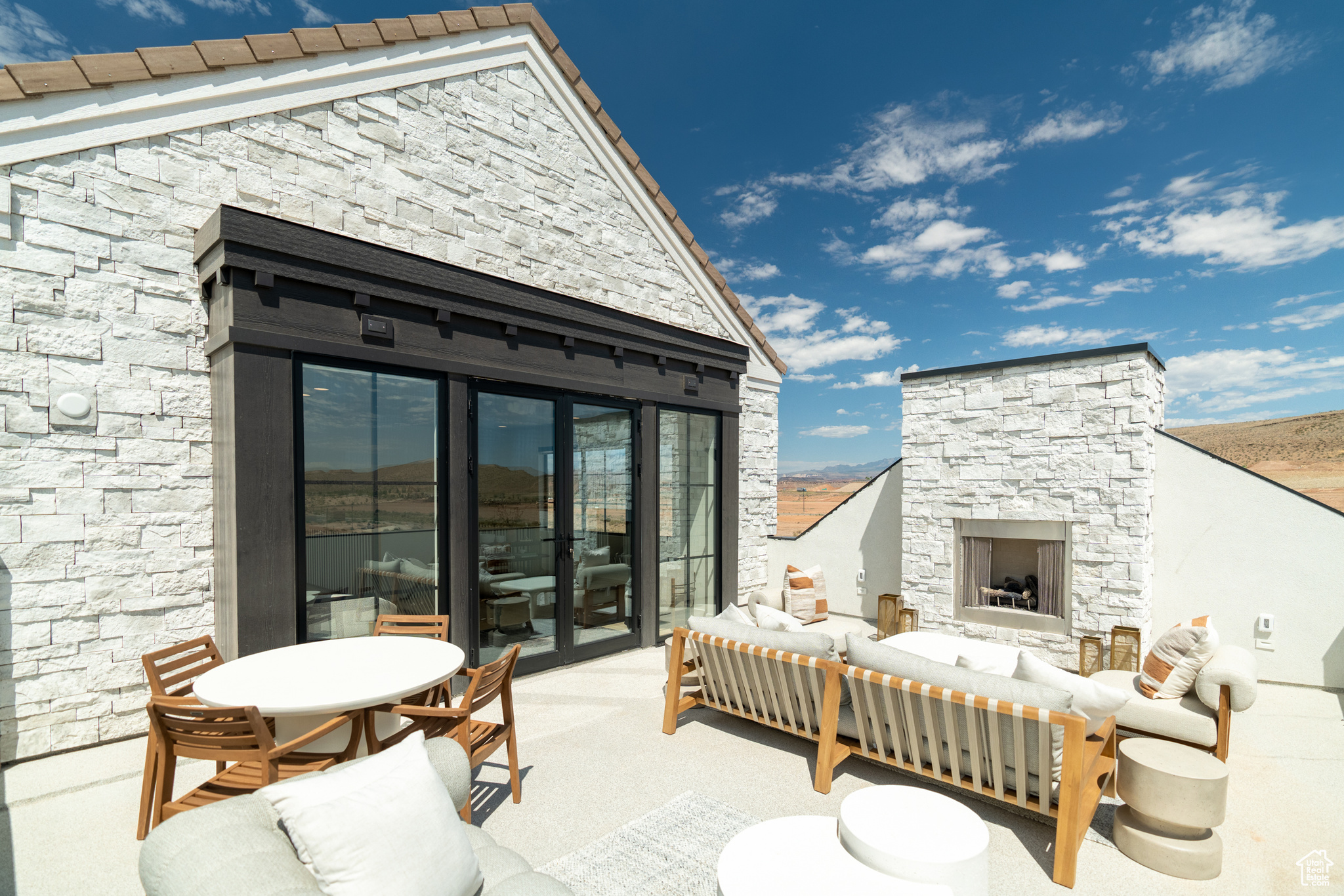 DESERT COLOR - Residential