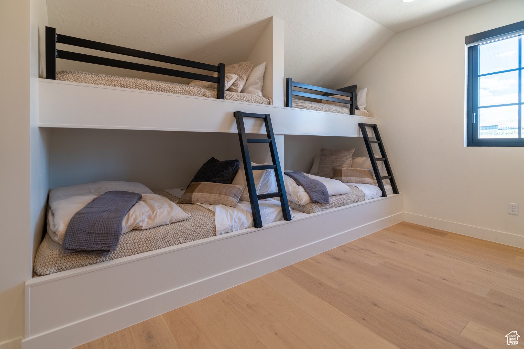 DESERT COLOR - Residential