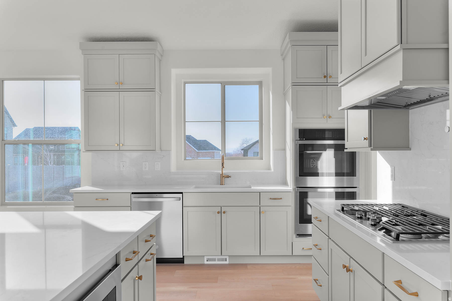 RIDGEVIEW EST 465 - Residential