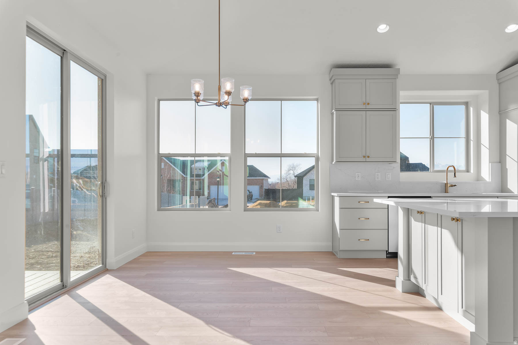 RIDGEVIEW EST 465 - Residential