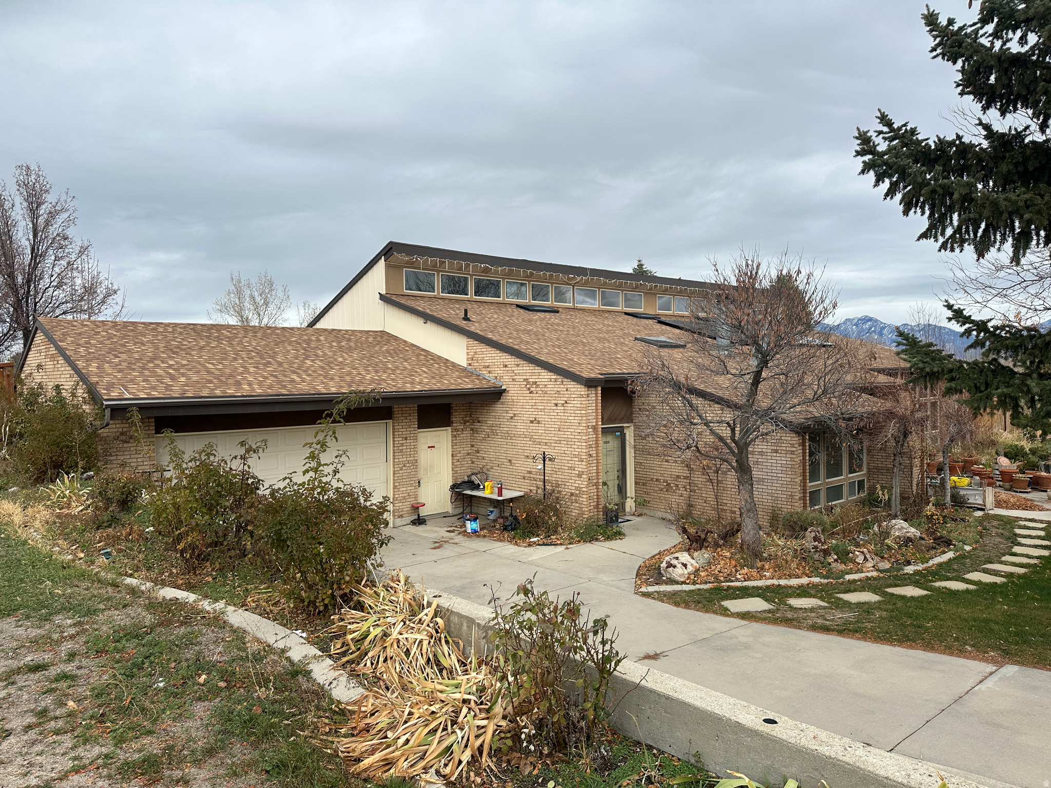 GLENMOOR COUNTRY ESTATES - Residential