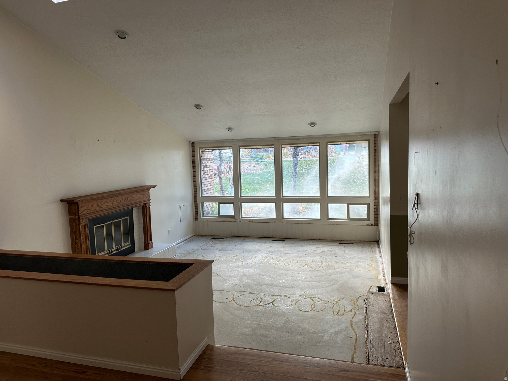 GLENMOOR COUNTRY ESTATES - Residential