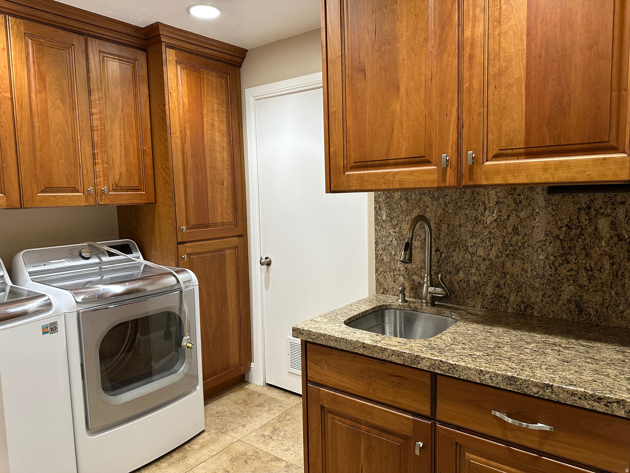 GLENMOOR COUNTRY ESTATES - Residential