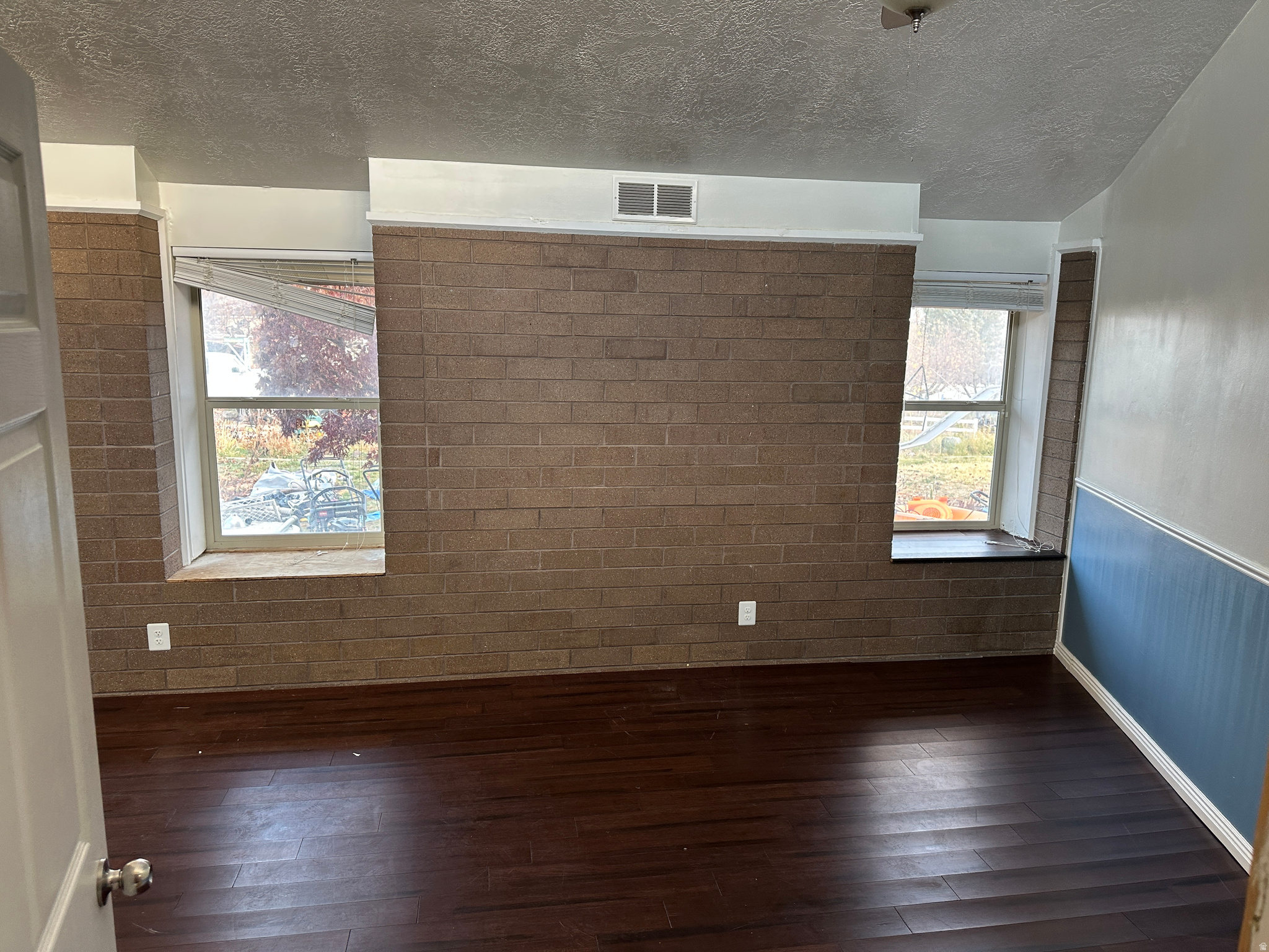 GLENMOOR COUNTRY ESTATES - Residential