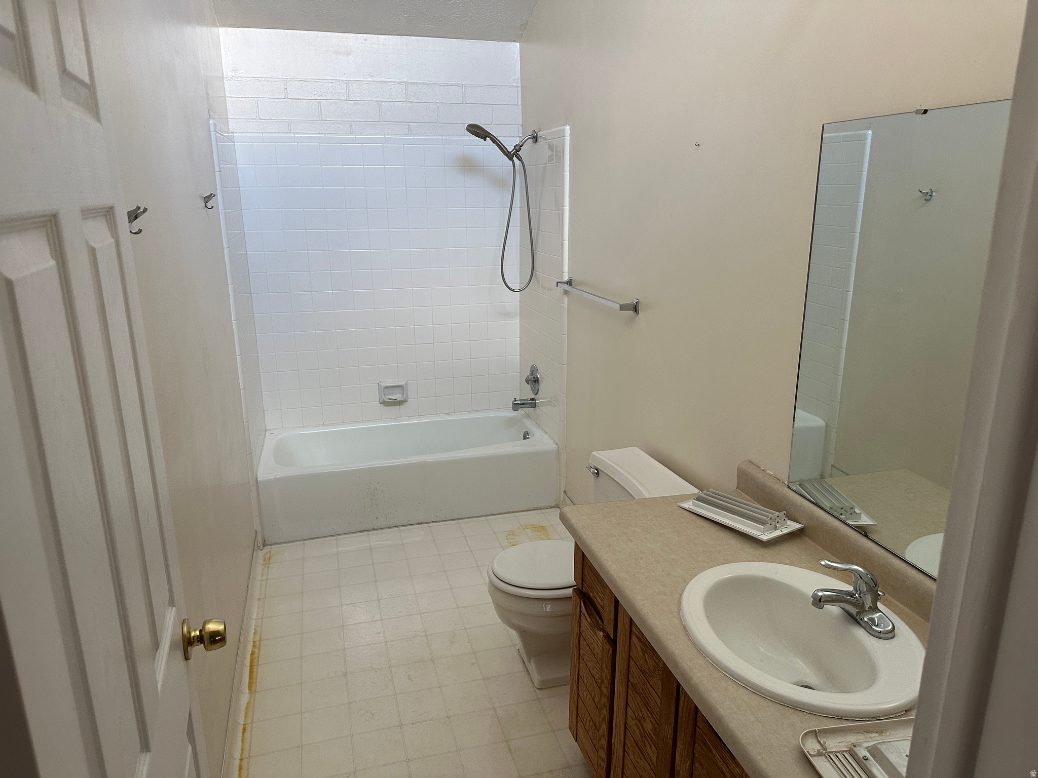 GLENMOOR COUNTRY ESTATES - Residential