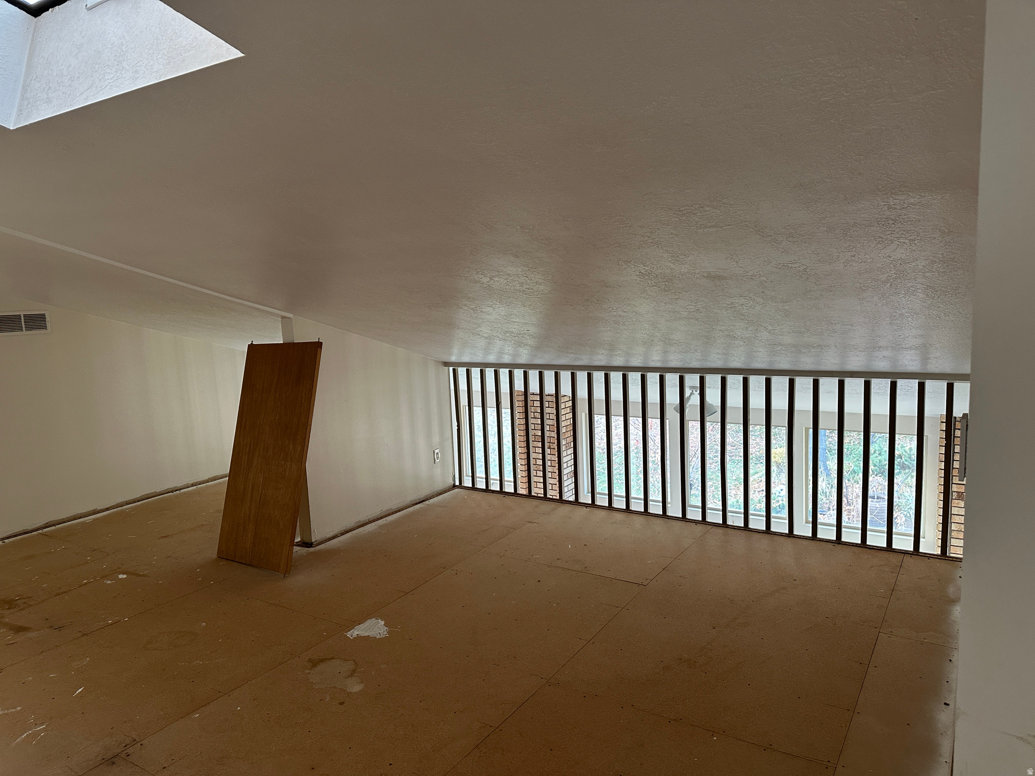 GLENMOOR COUNTRY ESTATES - Residential