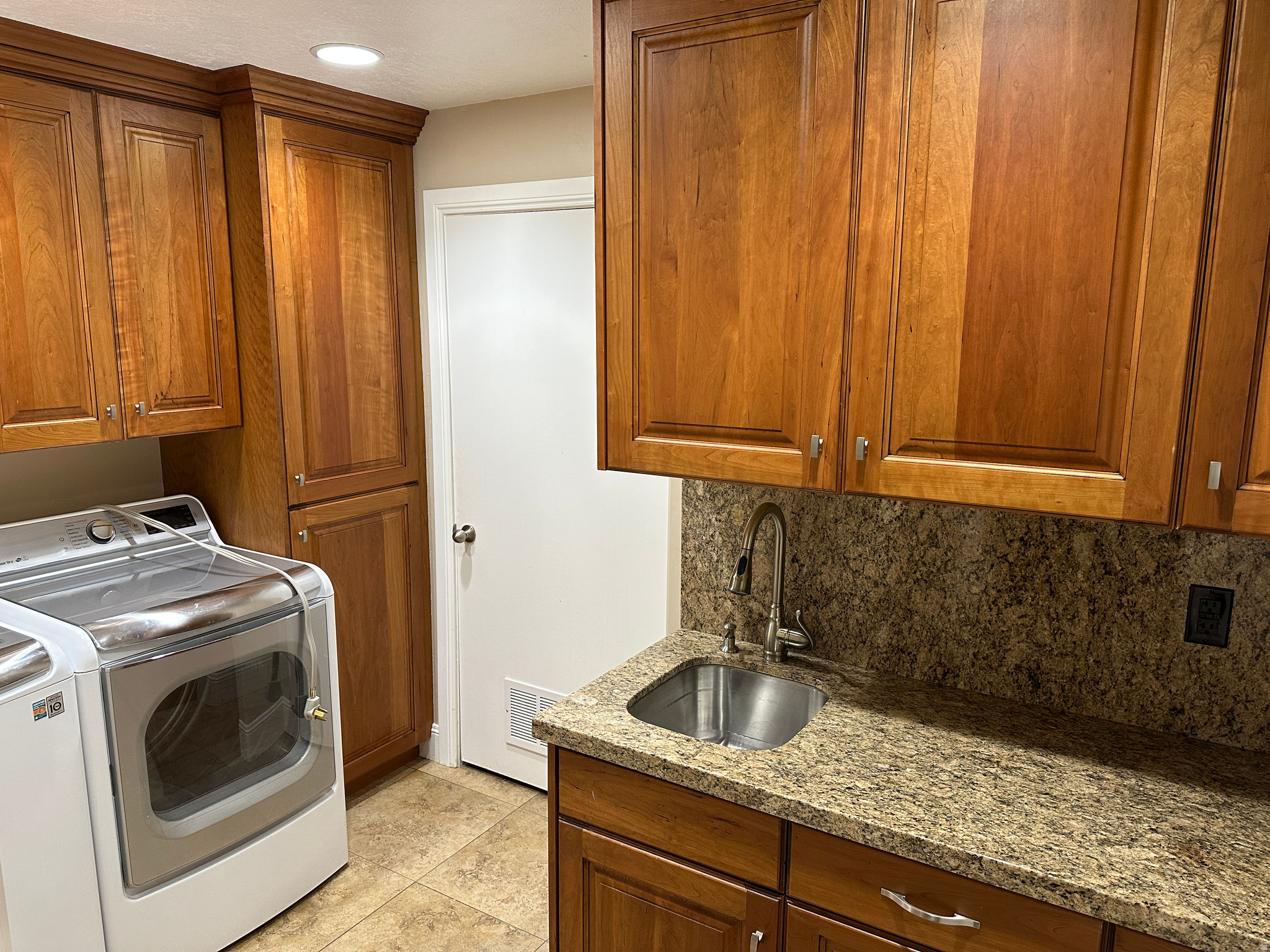 GLENMOOR COUNTRY ESTATES - Residential