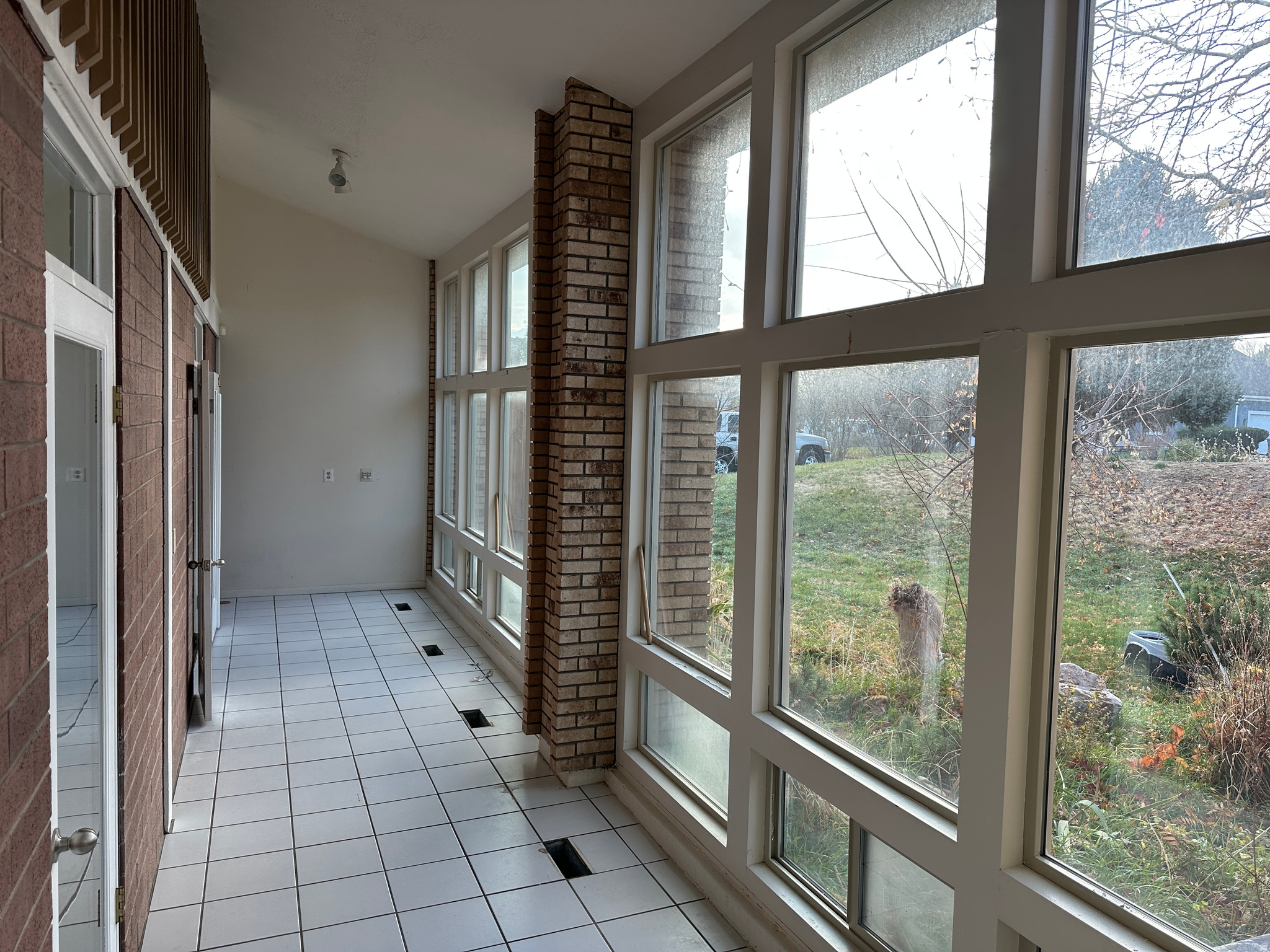 GLENMOOR COUNTRY ESTATES - Residential