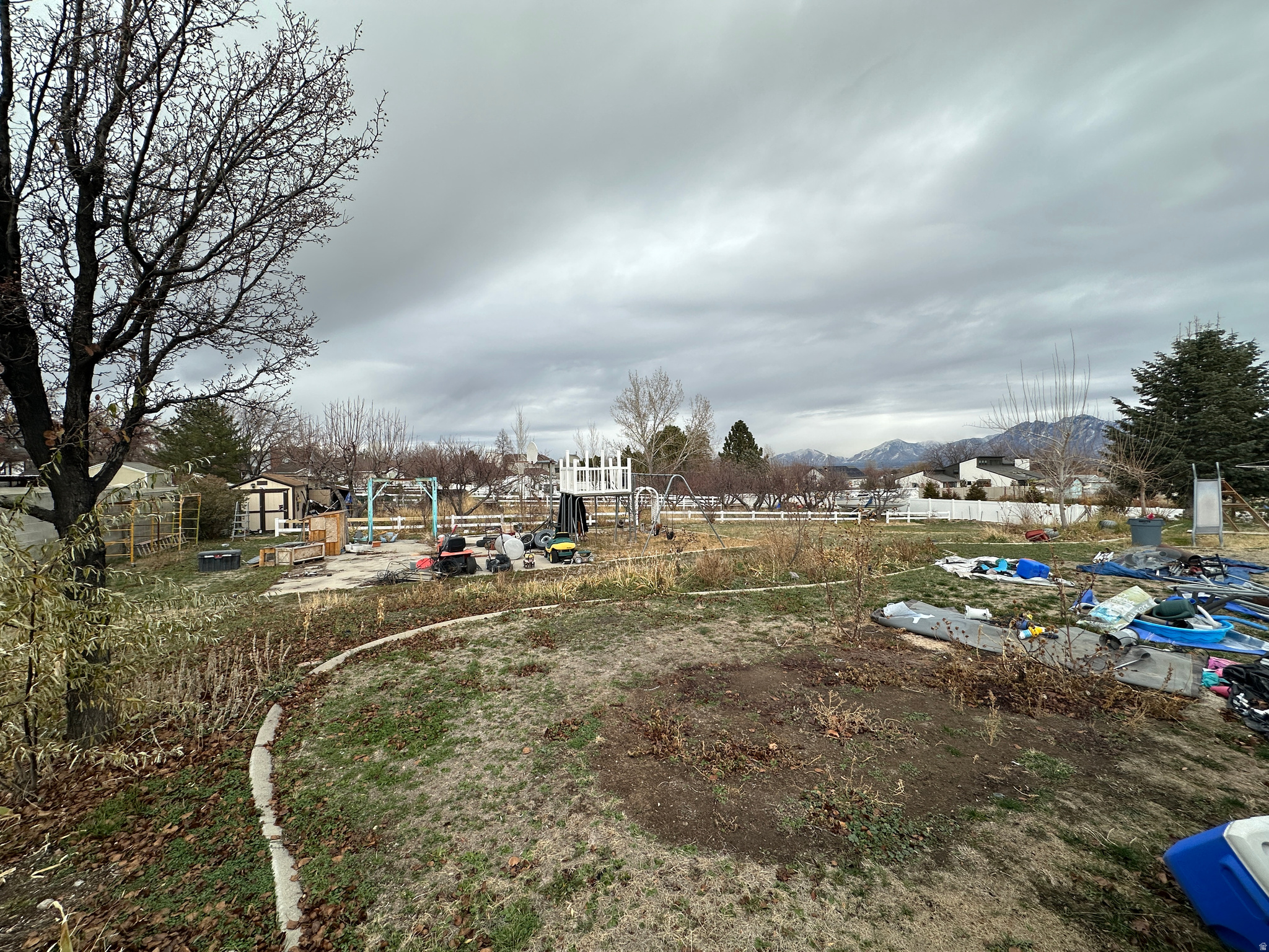 GLENMOOR COUNTRY ESTATES - Residential