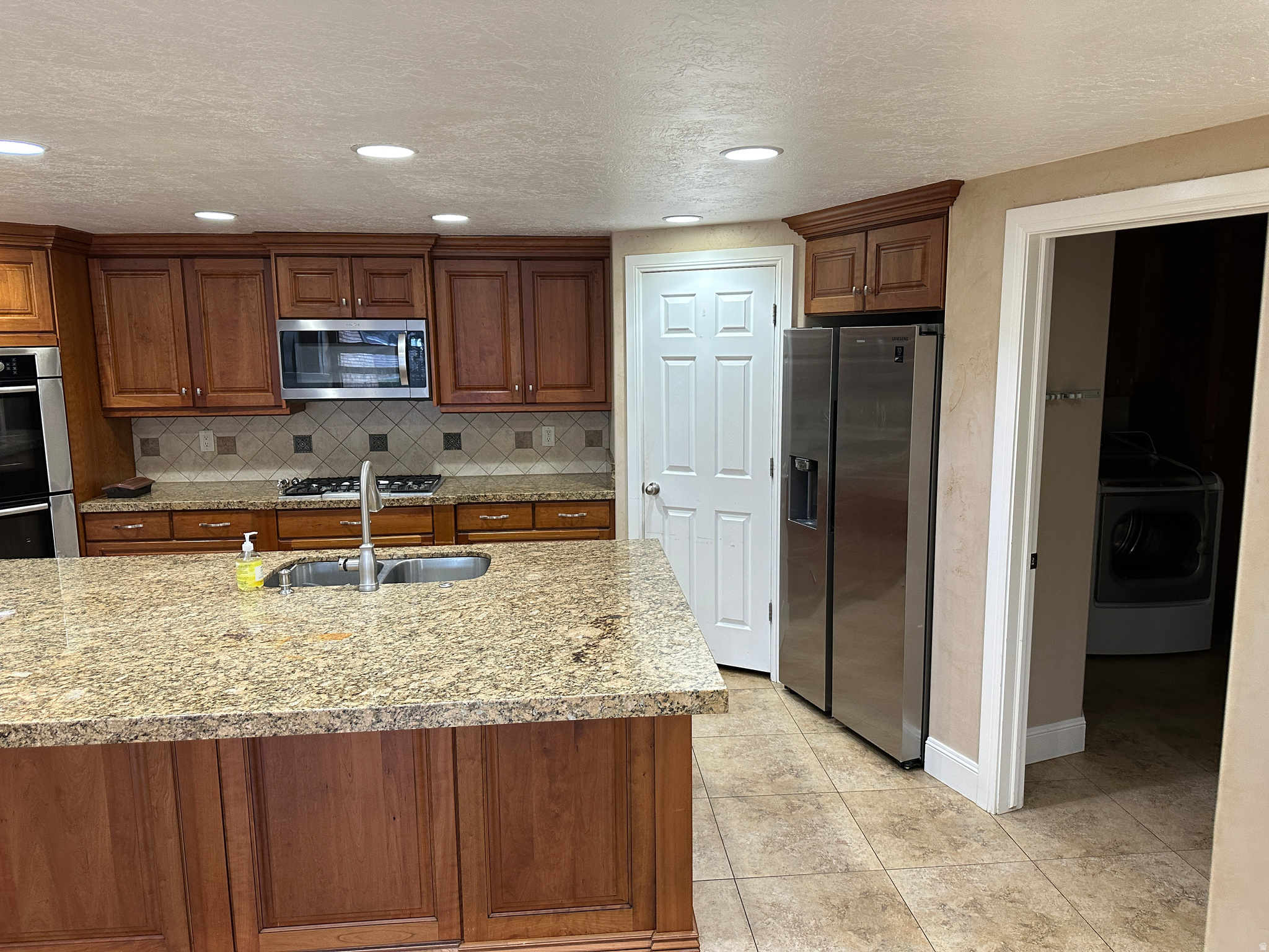 GLENMOOR COUNTRY ESTATES - Residential