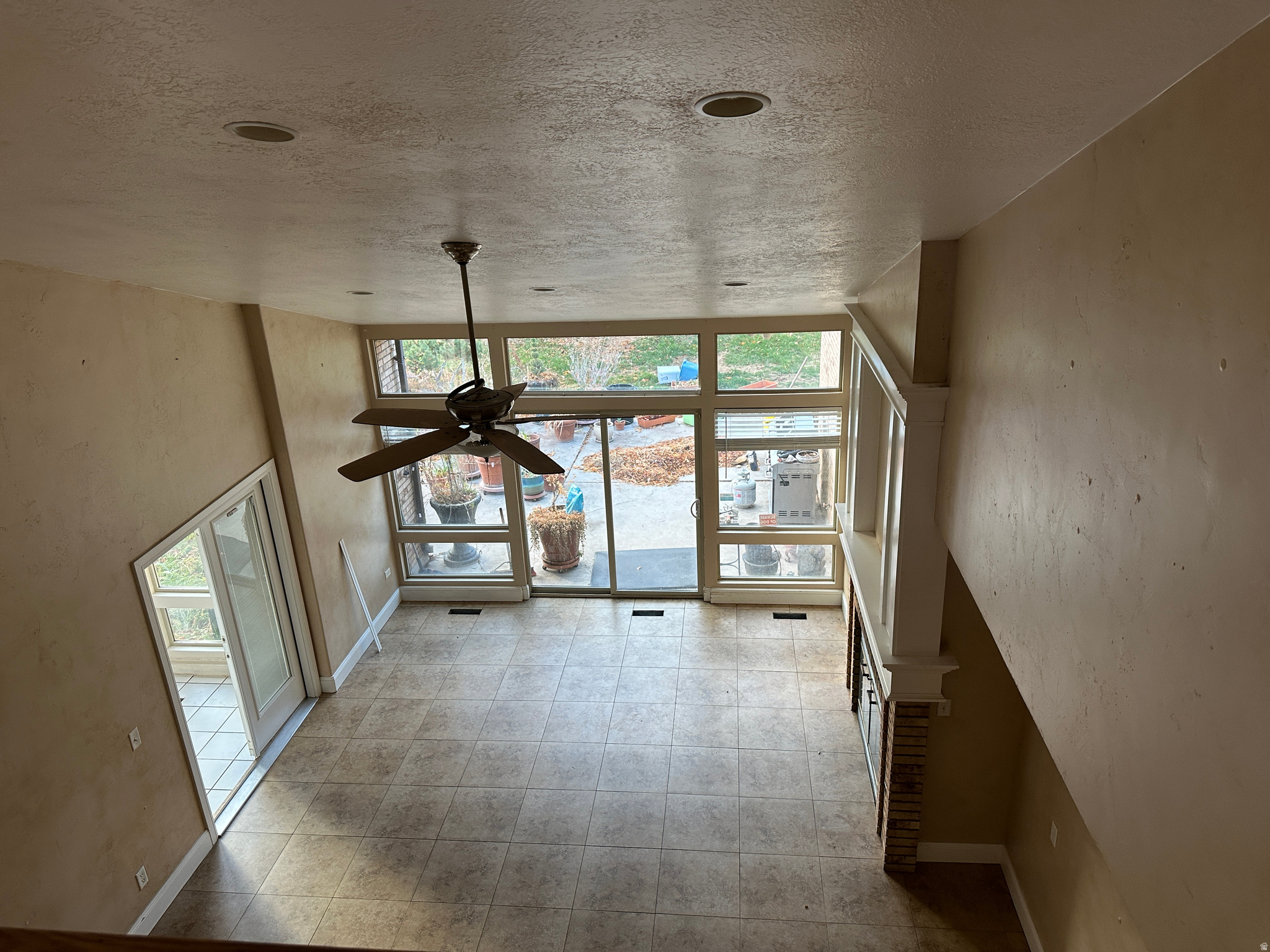 GLENMOOR COUNTRY ESTATES - Residential