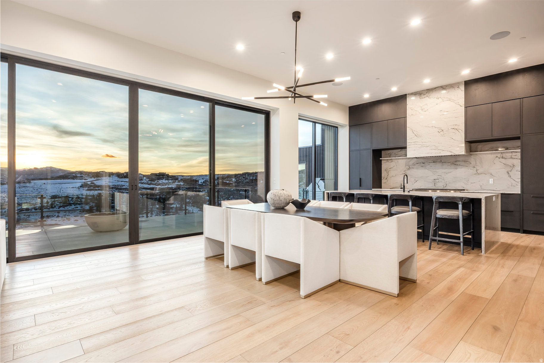 THE SUMMIT - Residential