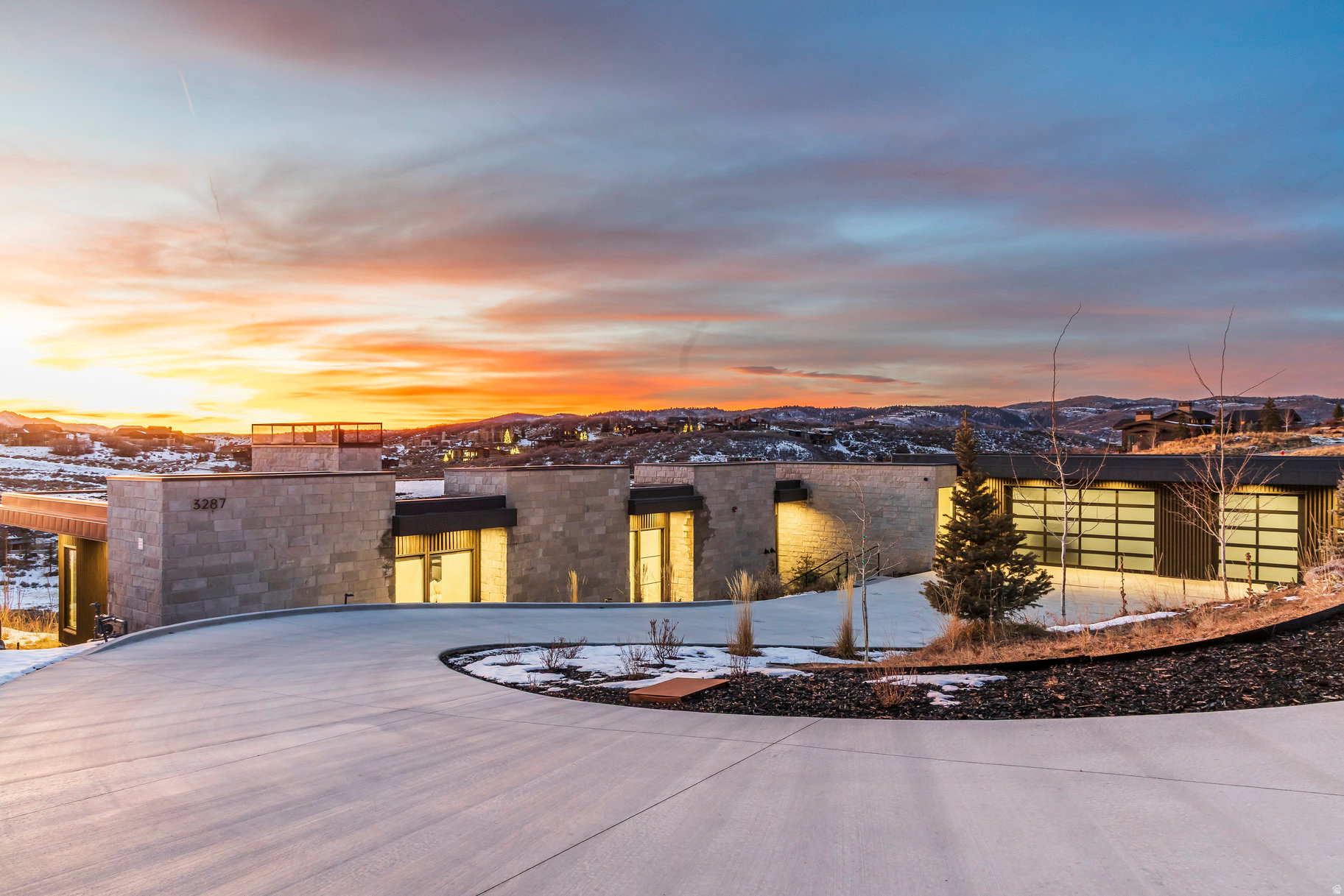 THE SUMMIT - Residential