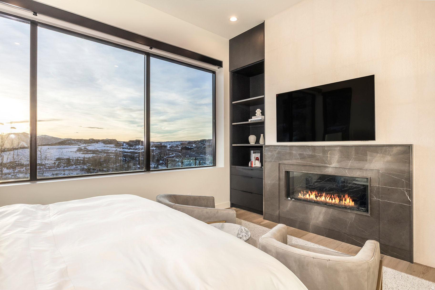 THE SUMMIT - Residential