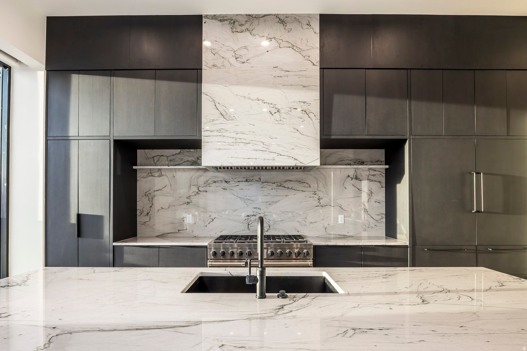 THE SUMMIT - Residential