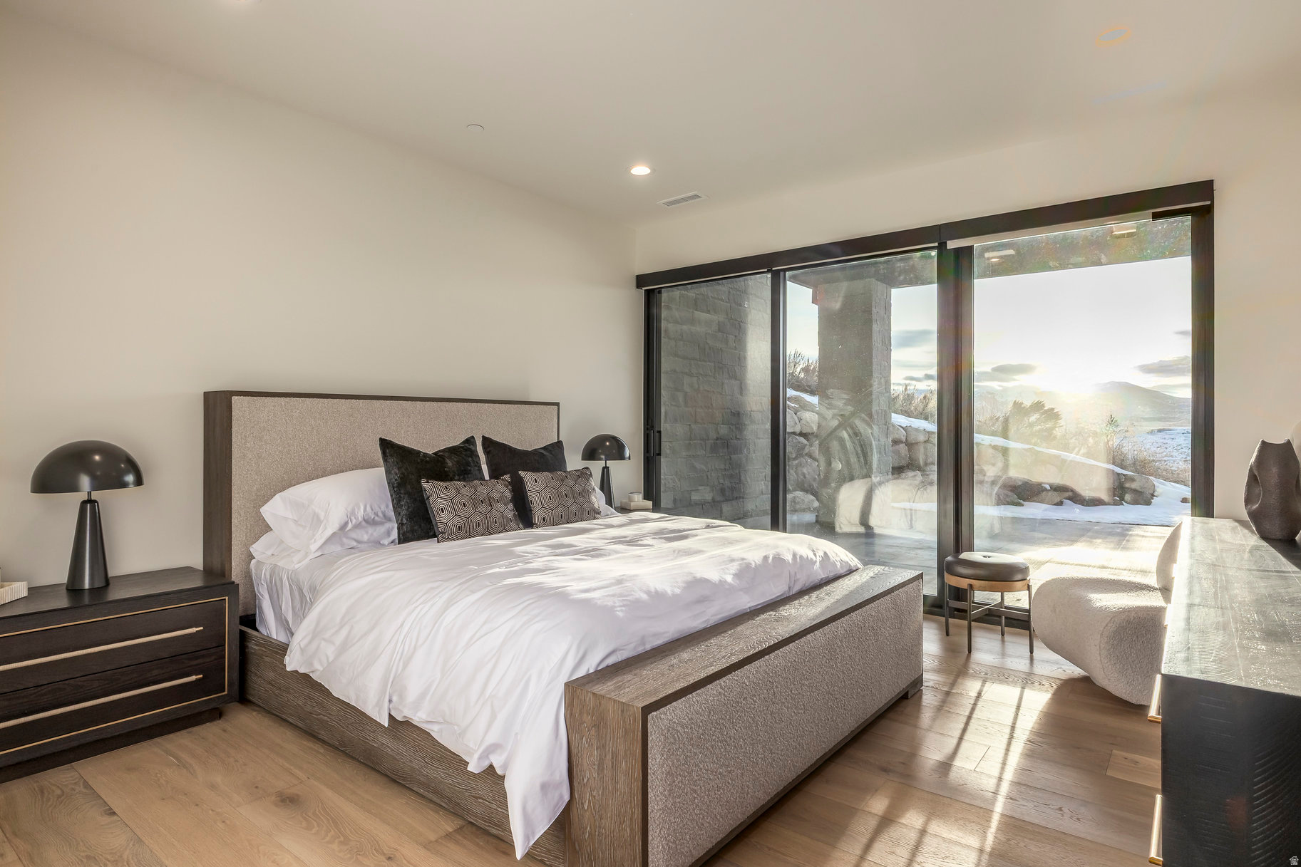 THE SUMMIT - Residential