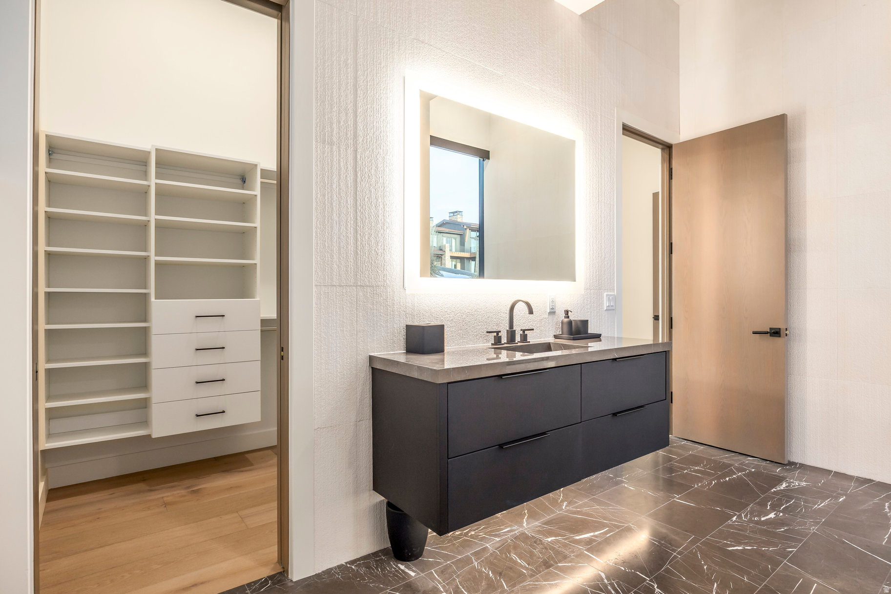 THE SUMMIT - Residential