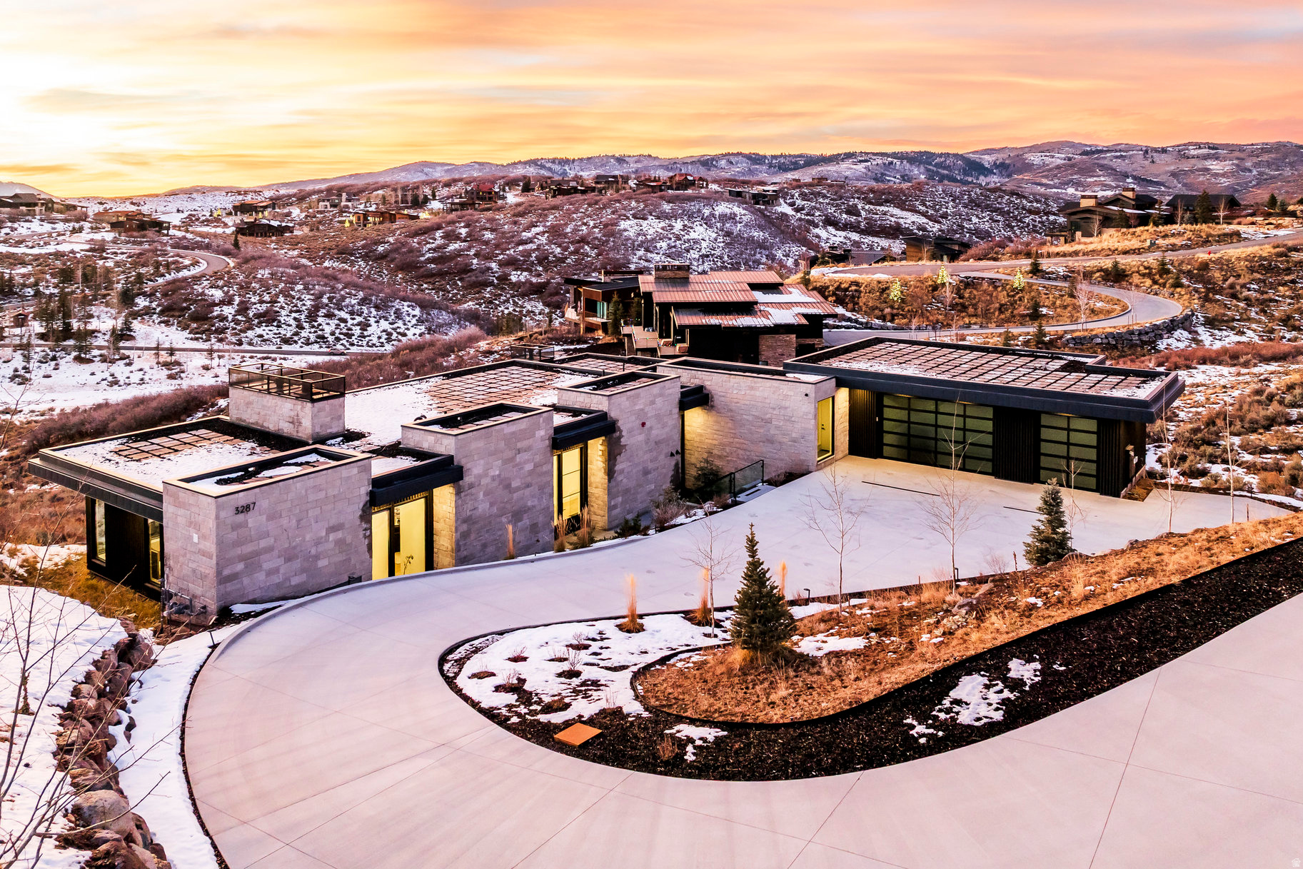 THE SUMMIT - Residential