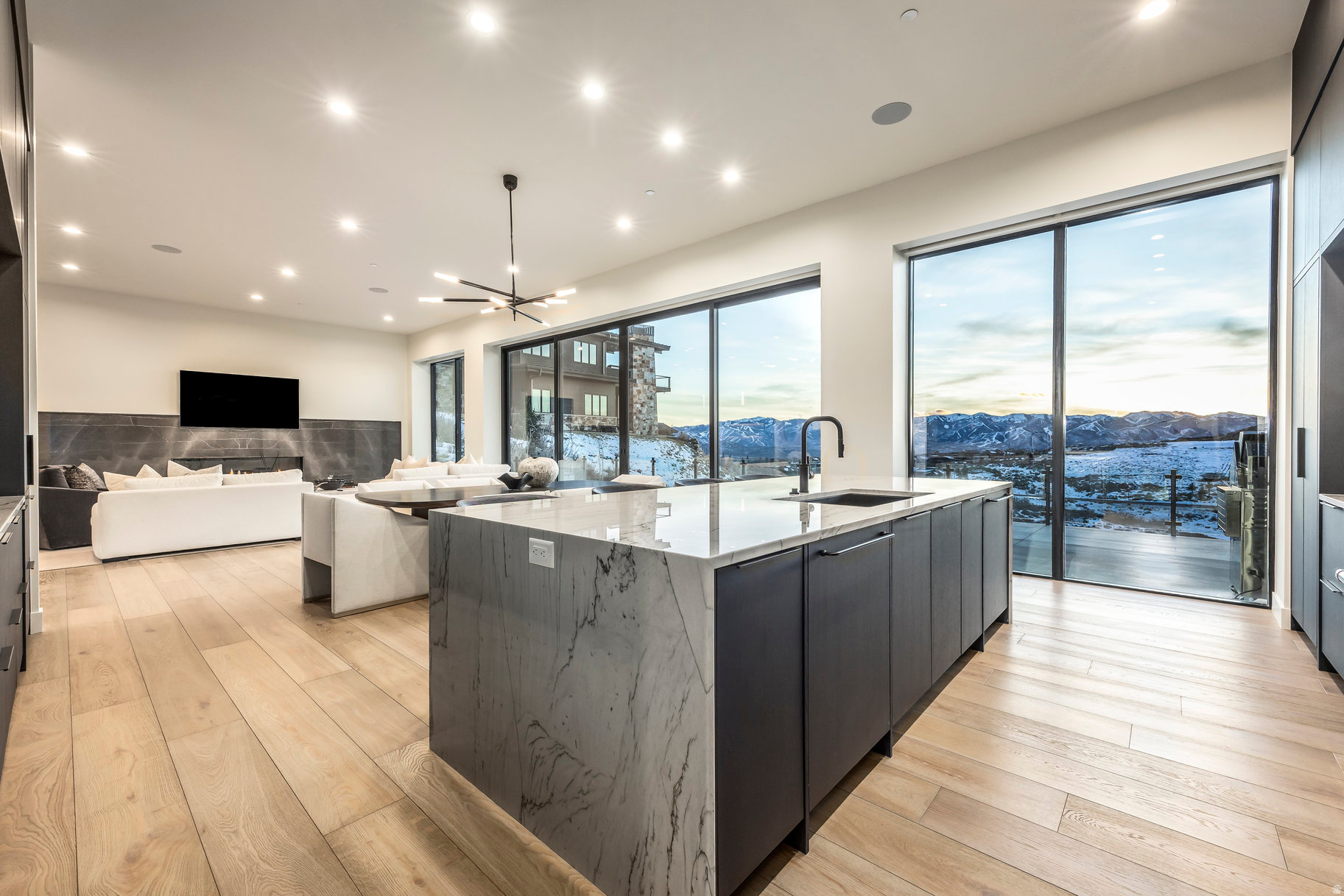 THE SUMMIT - Residential