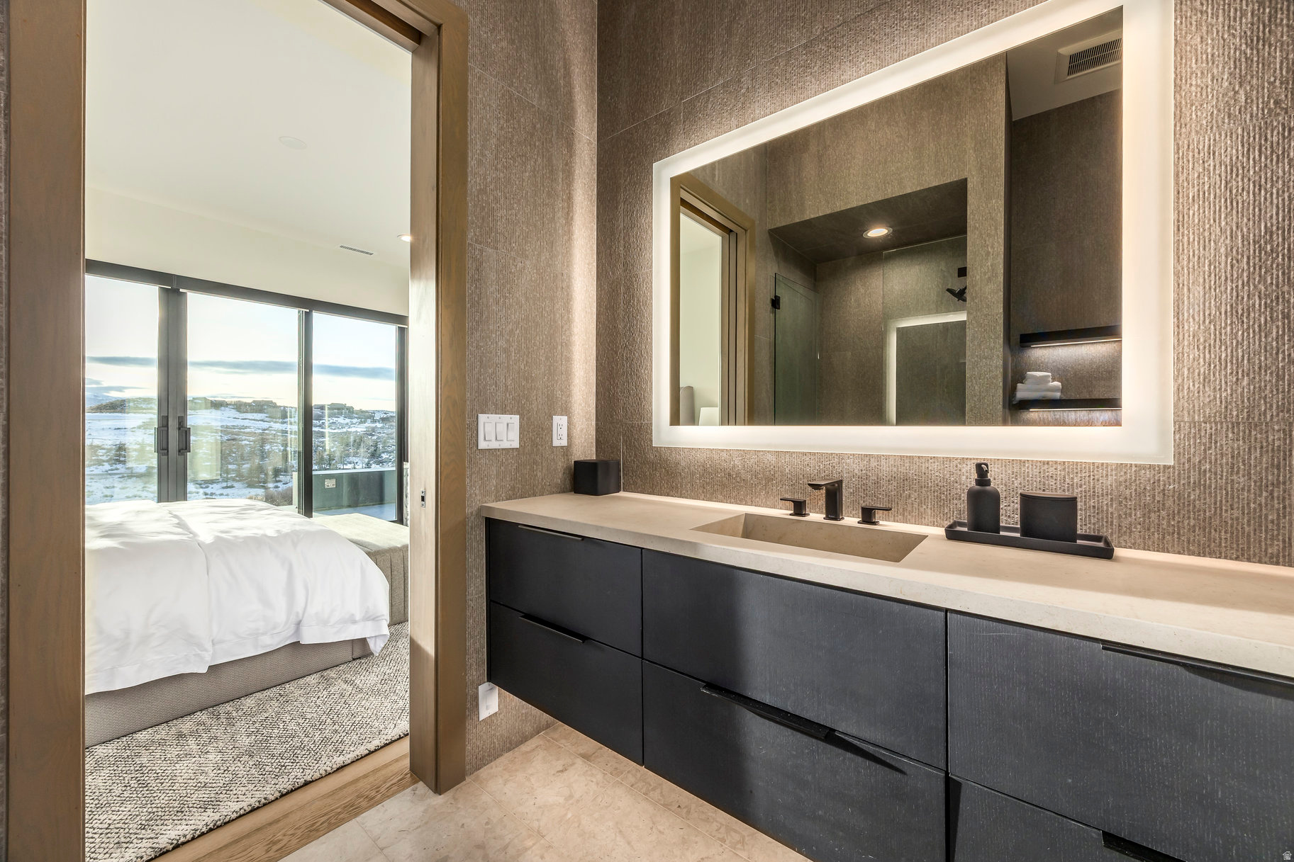 THE SUMMIT - Residential