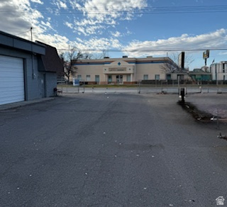 RADIUS CURVE - Commercial Lease