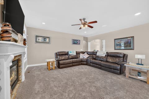 Tiny photo for 278 E LARSEN LN, Harrisville, UT 84404 (MLS # 2180679)