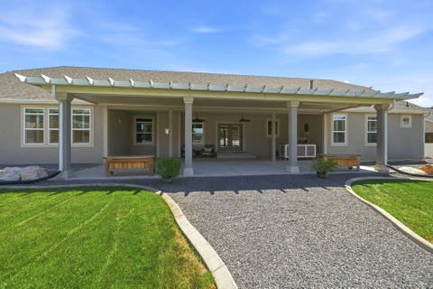 Tiny photo for 278 E LARSEN LN, Harrisville, UT 84404 (MLS # 2180679)