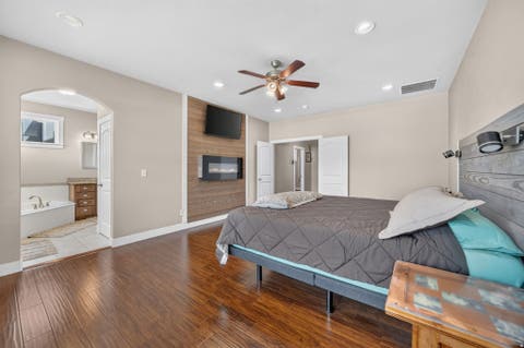 Tiny photo for 278 E LARSEN LN, Harrisville, UT 84404 (MLS # 2180679)