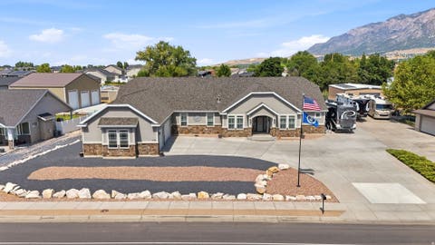 Photo of 278 E LARSEN LN, Harrisville, UT 84404 (MLS # 2180679)