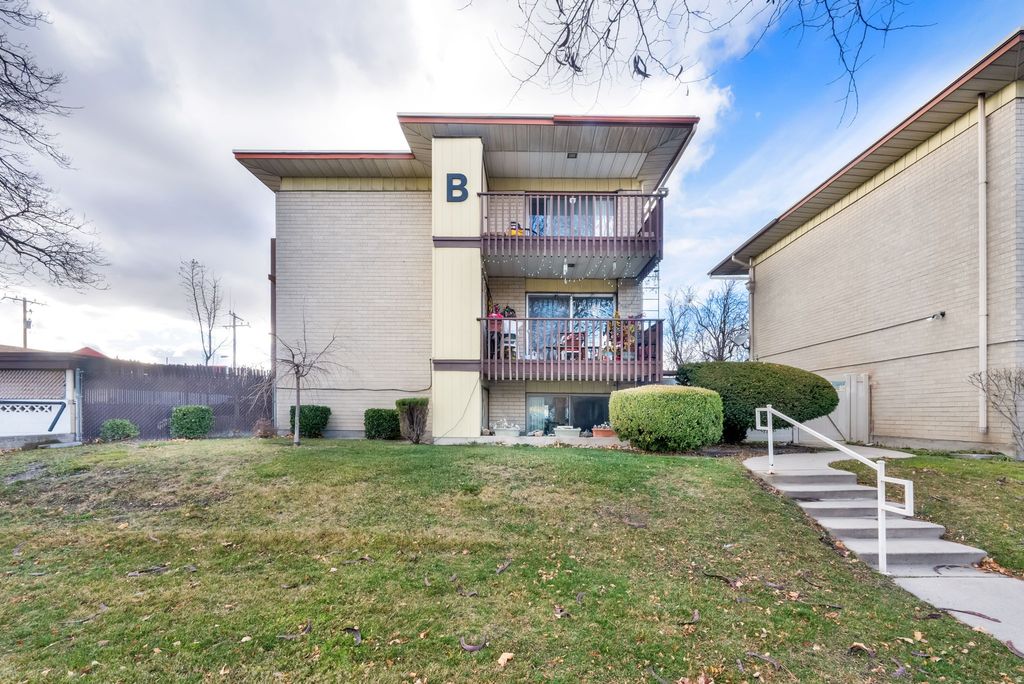 Photo of 615 N 1200 W #B302, Salt Lake City, UT 84116 (MLS # 2128405)