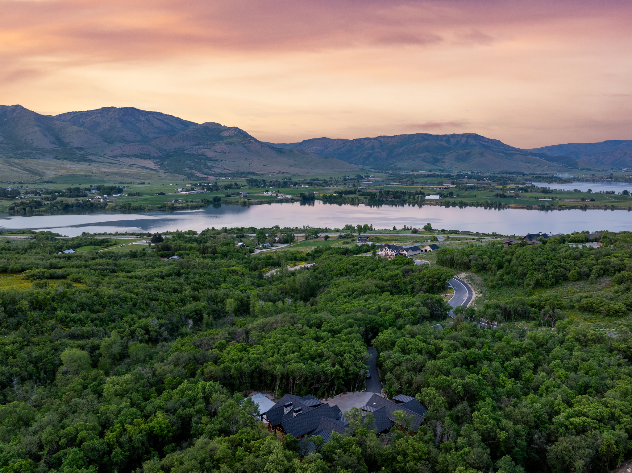 PINEVIEW OVERLOOK - Residential