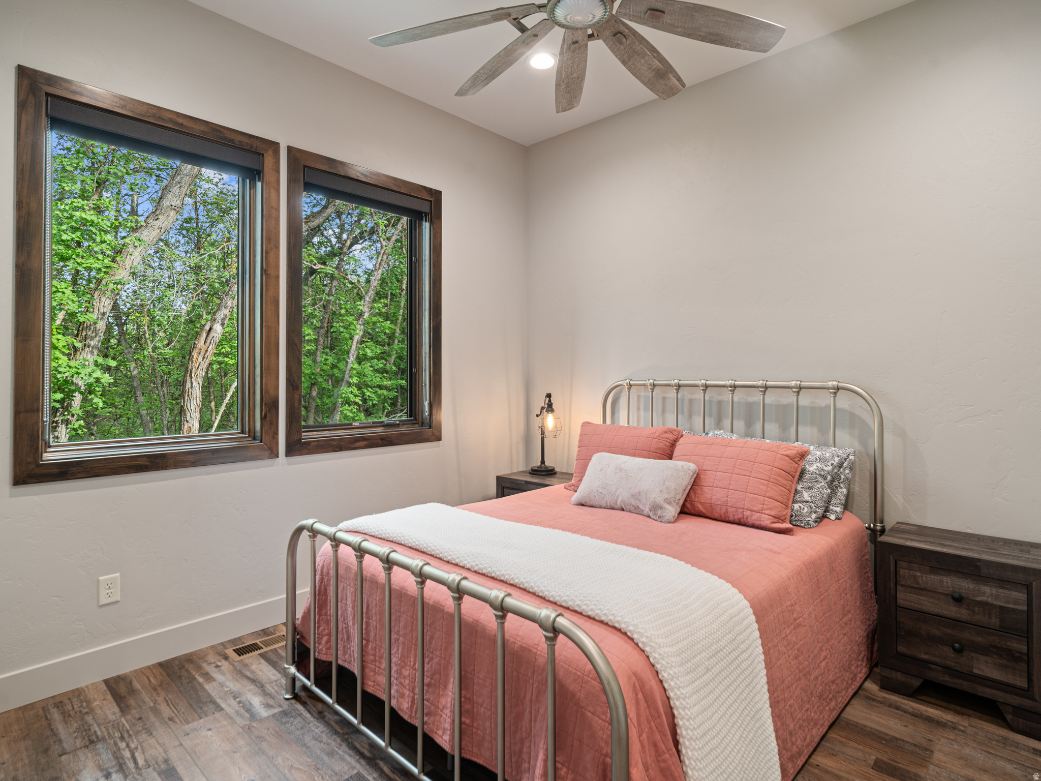 PINEVIEW OVERLOOK - Residential