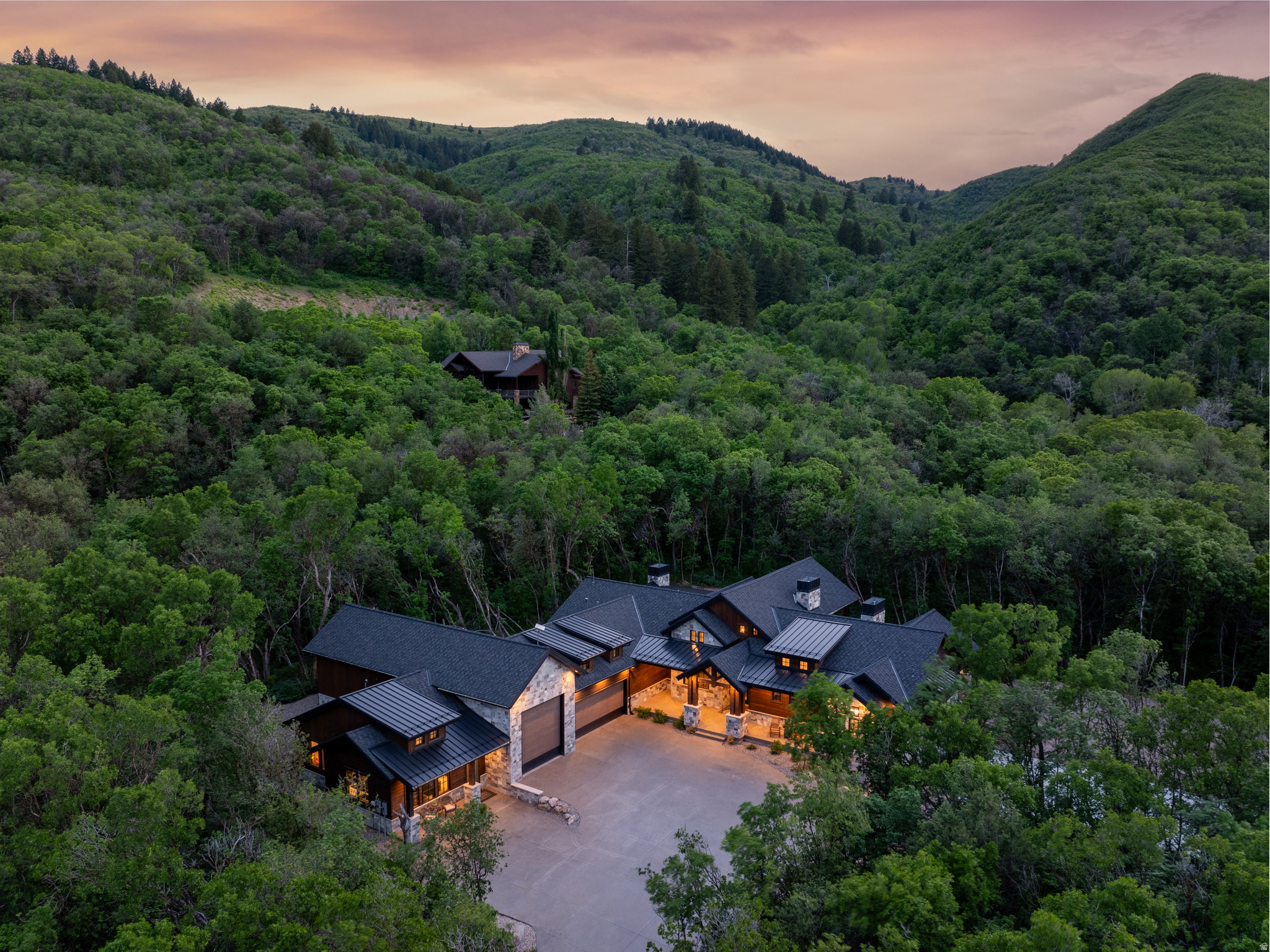 PINEVIEW OVERLOOK - Residential