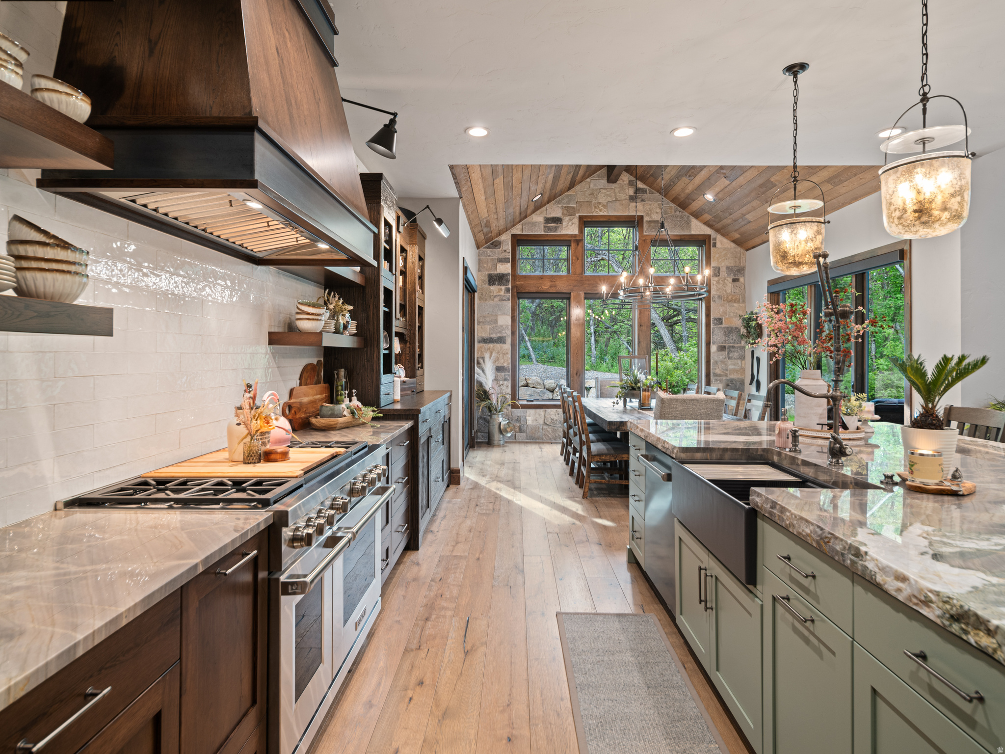 PINEVIEW OVERLOOK - Residential