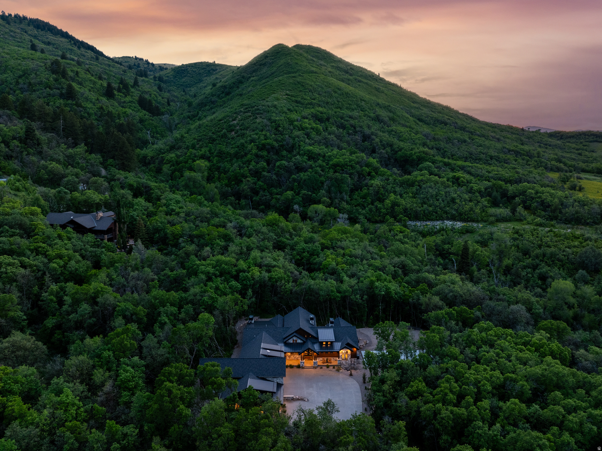 PINEVIEW OVERLOOK - Residential
