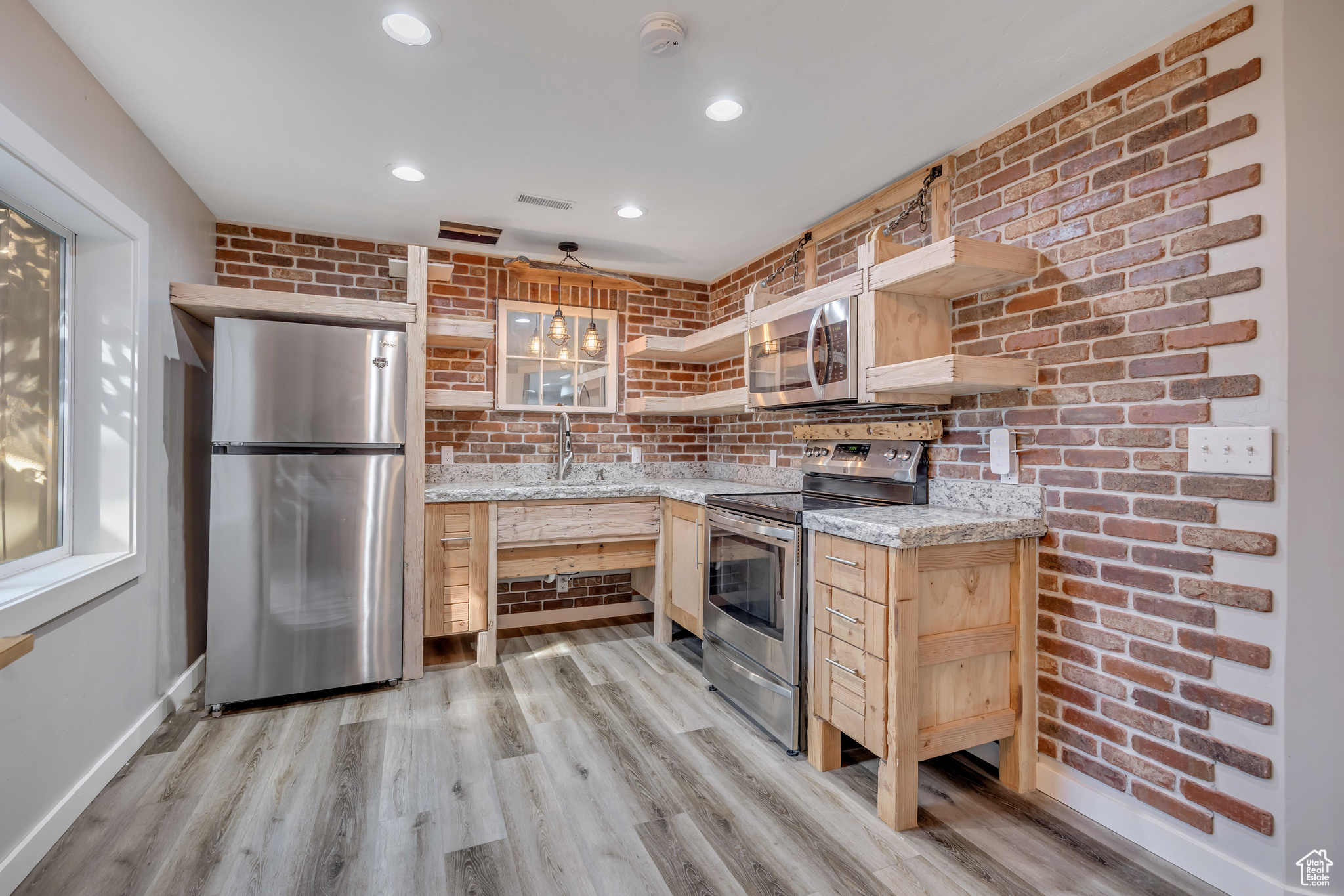 CLIFFORD PARK - Residential