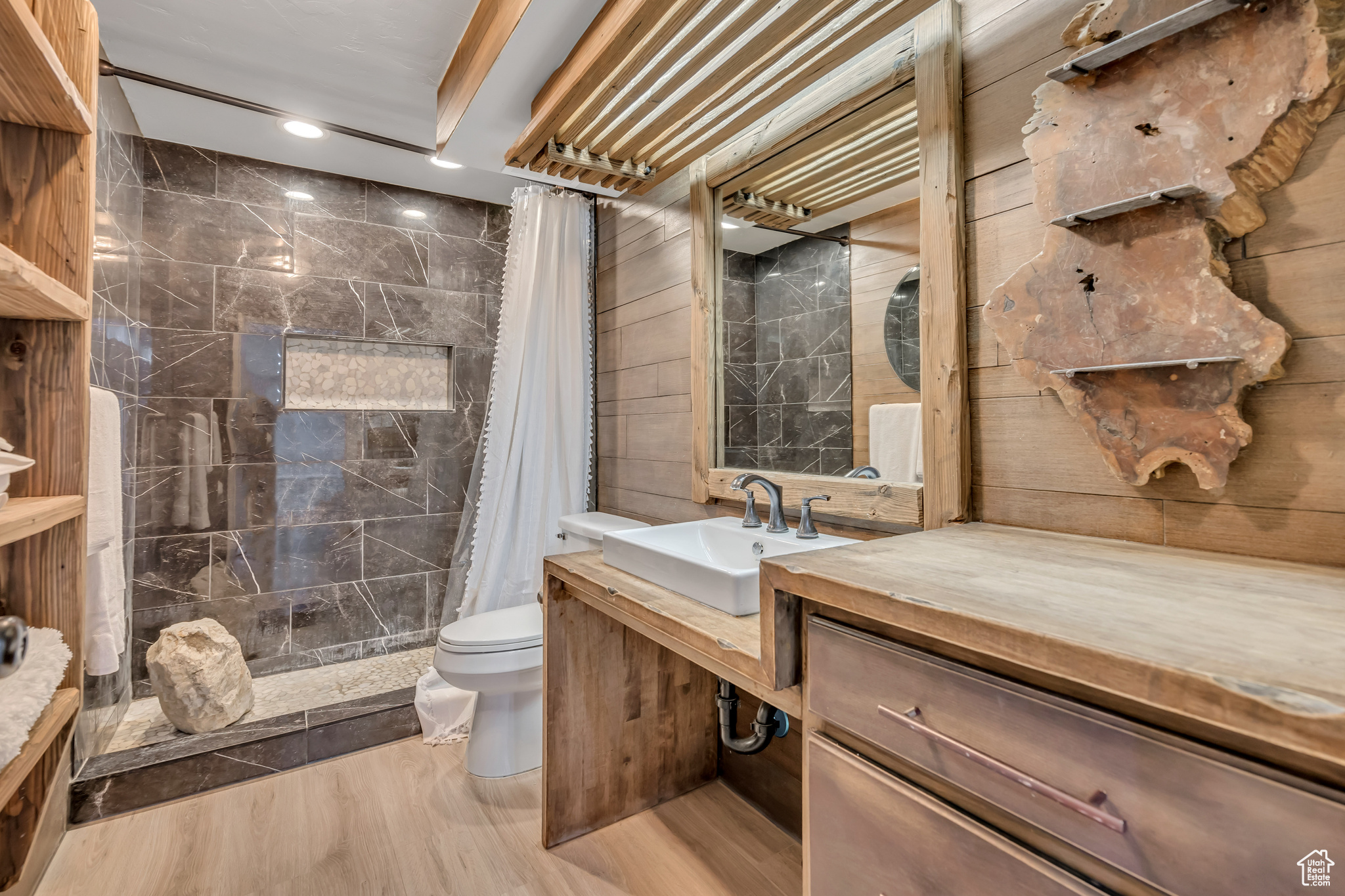 CLIFFORD PARK - Residential