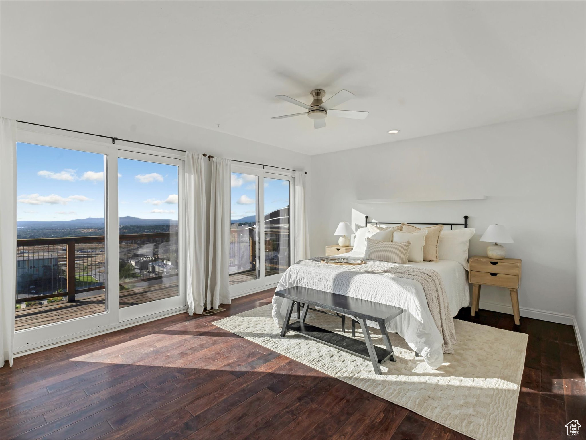 GOLDEN HILLS - Residential
