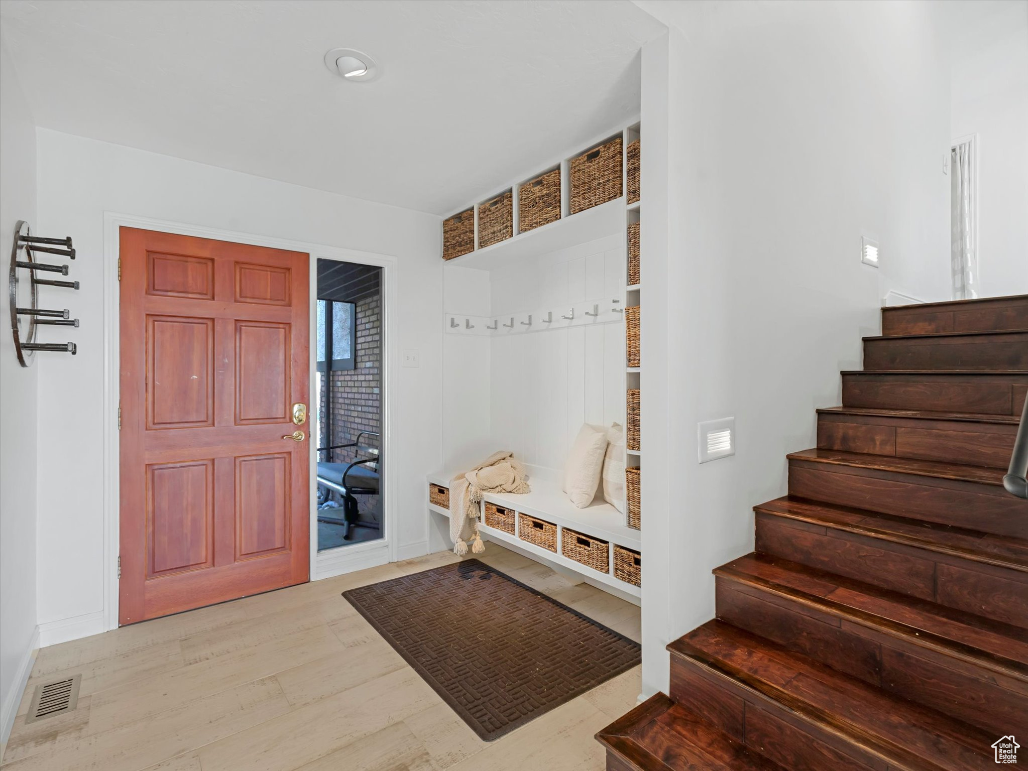 GOLDEN HILLS - Residential