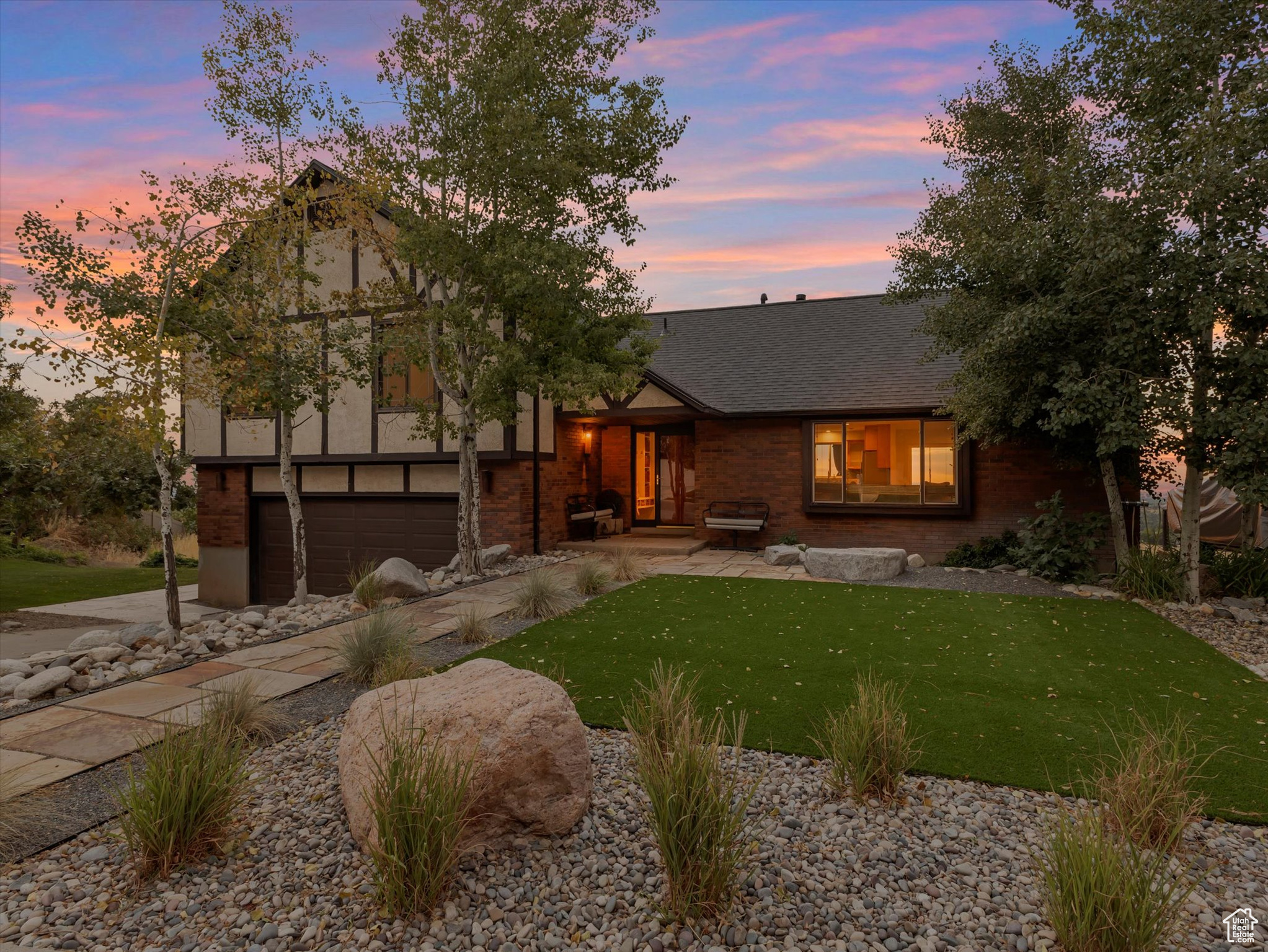 GOLDEN HILLS - Residential