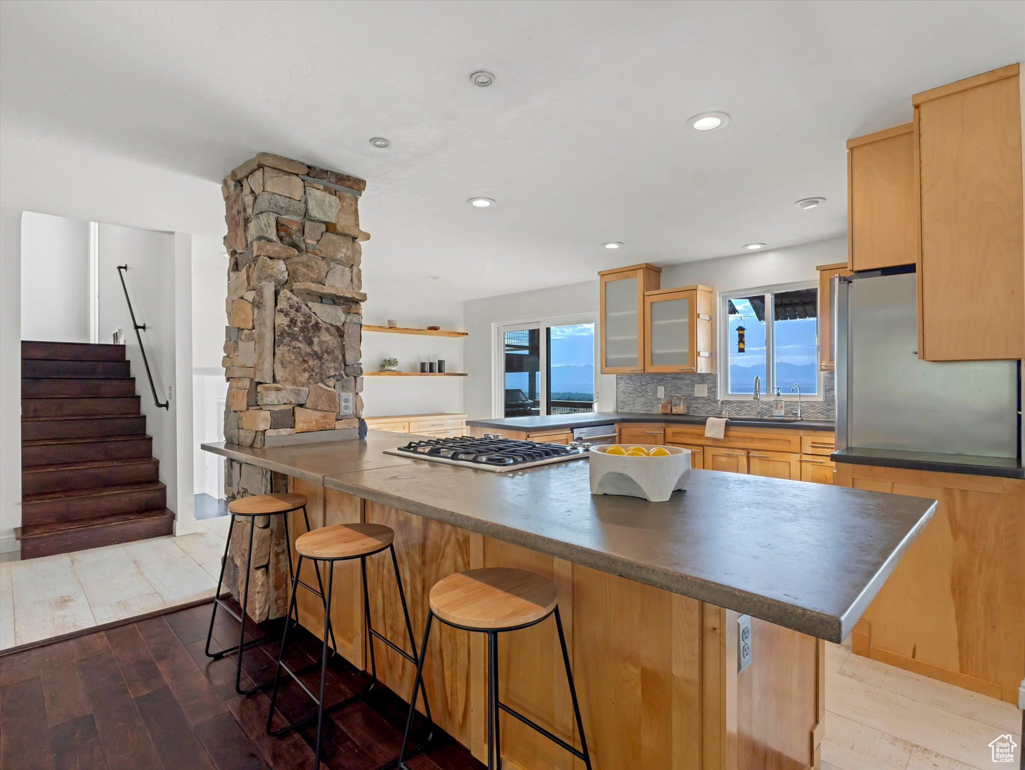 GOLDEN HILLS - Residential