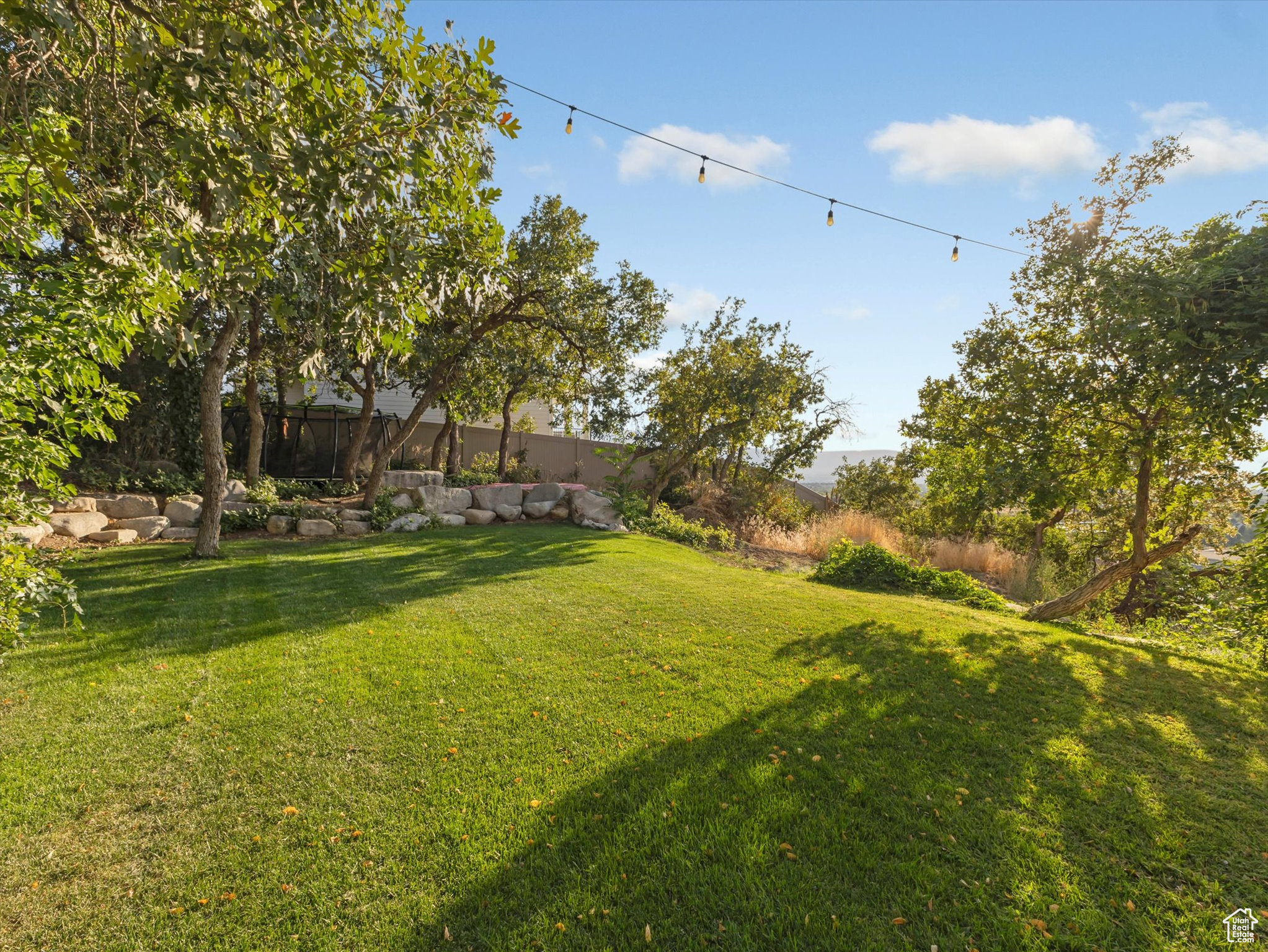 GOLDEN HILLS - Residential