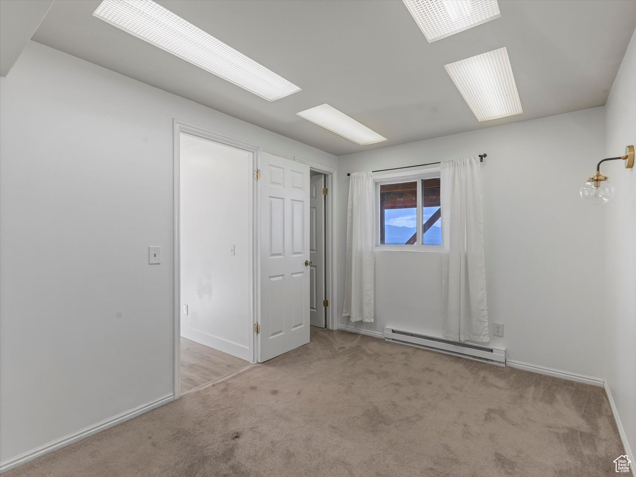 GOLDEN HILLS - Residential