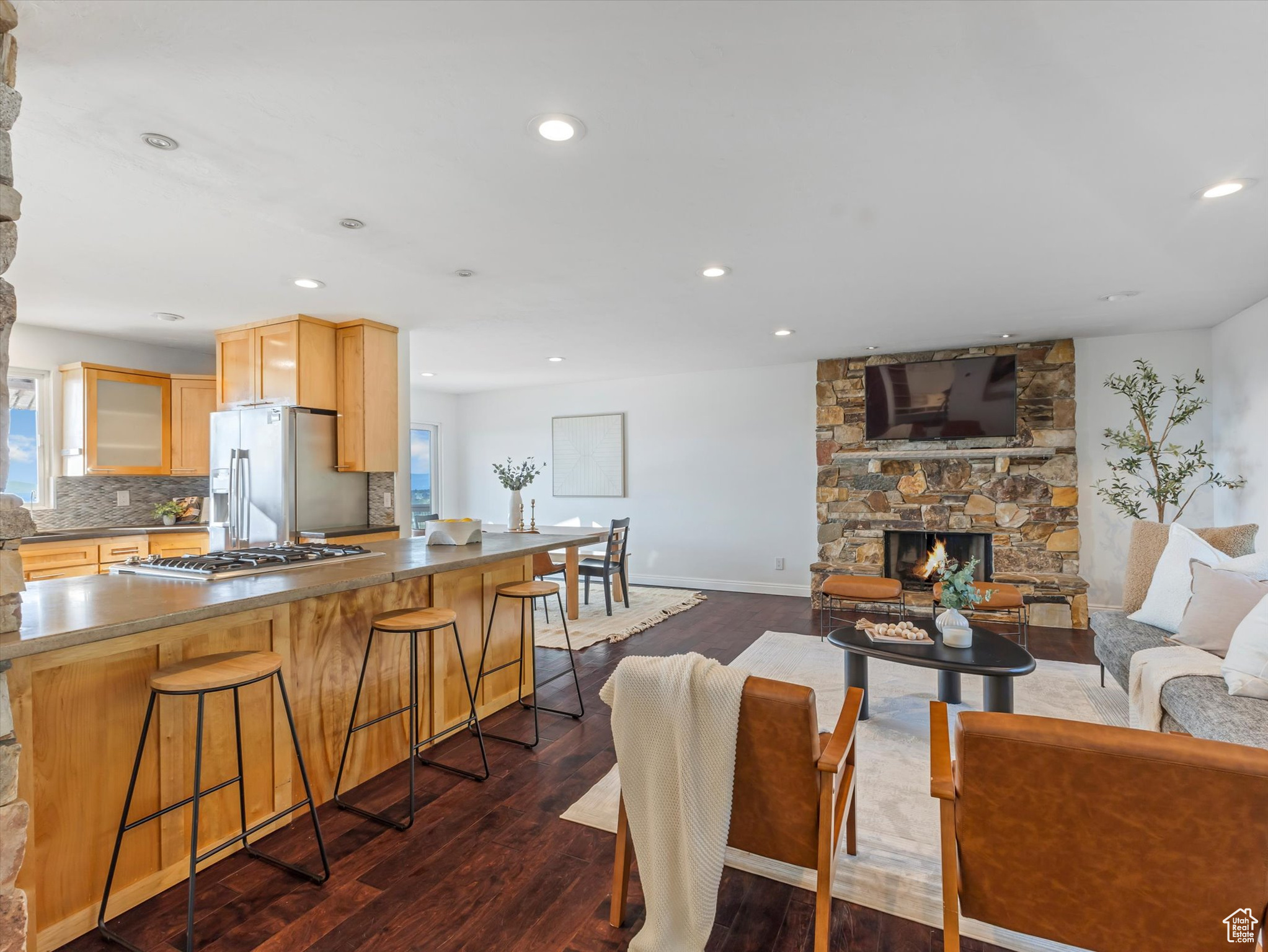 GOLDEN HILLS - Residential
