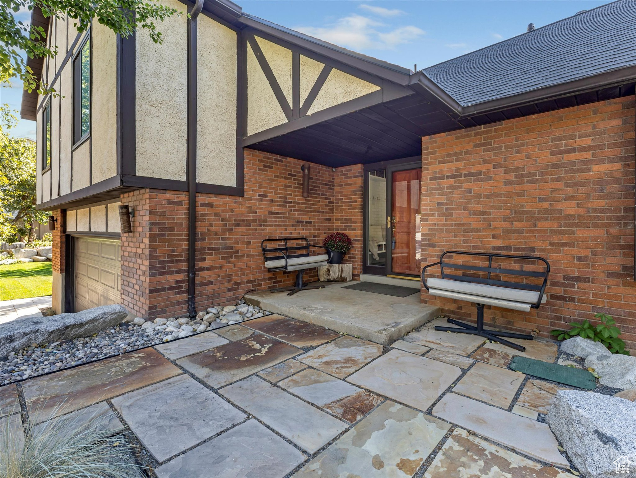 GOLDEN HILLS - Residential
